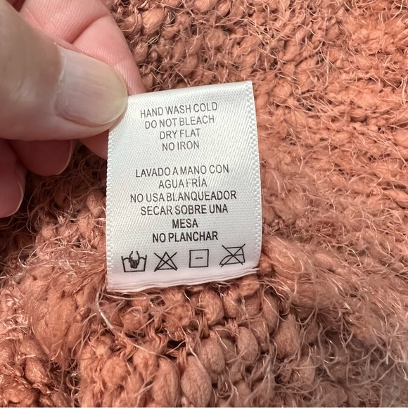 Soft fuzzy sweater from Love Tree EUC size XL - Picture 9 of 9